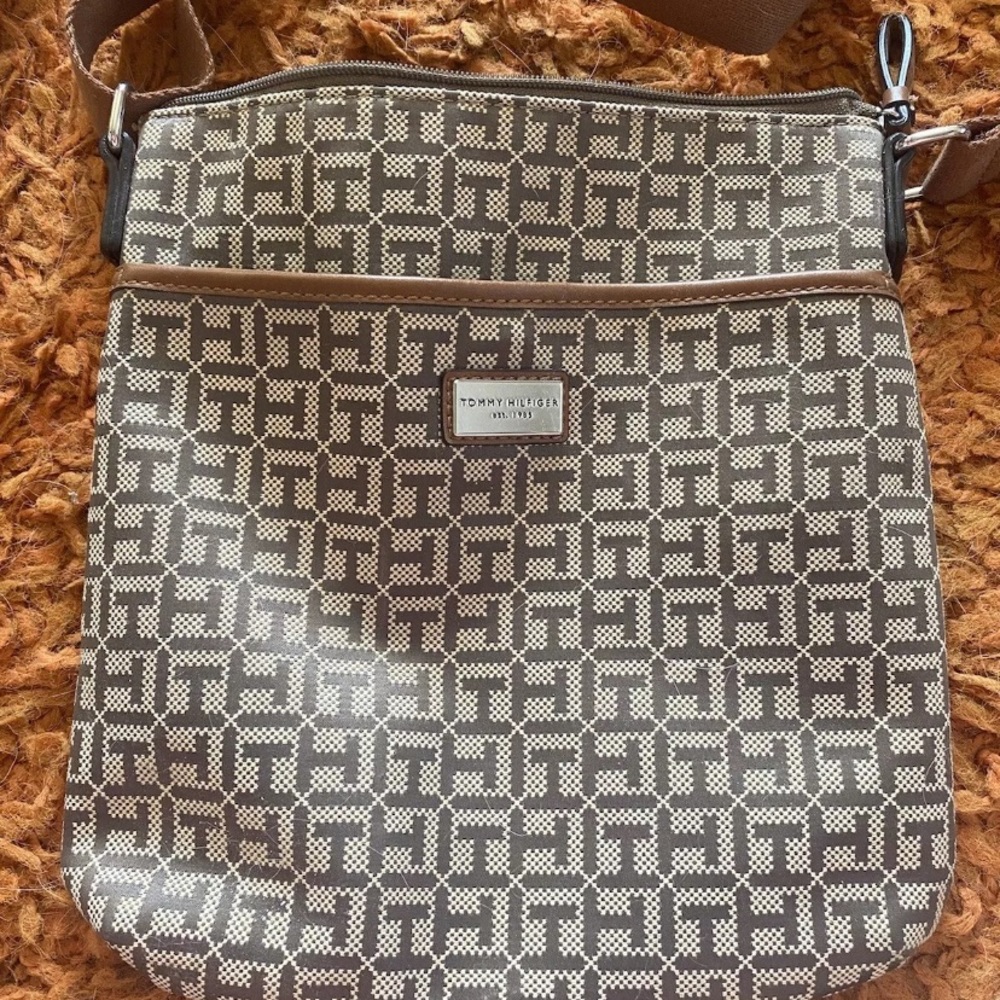 Tommy Hilfiger purse